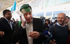 Montenegro atingido com tinta verde na Bolsa de Turismo de Lisboa