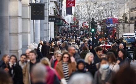 Confiança dos consumidores está no ponto mais alto desde a invasão da Ucrânia