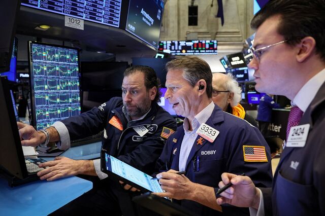 Wall Street continua à procura de rumo. Investidores preparam-se para novos dados