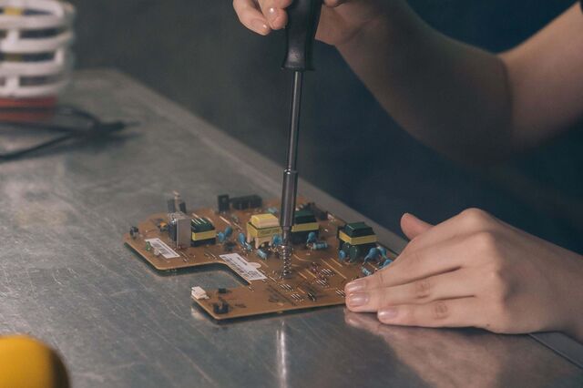 Plataforma europeia vai facilitar encontro entre consumidores e reparadores de produtos elétricos e eletrónicos 