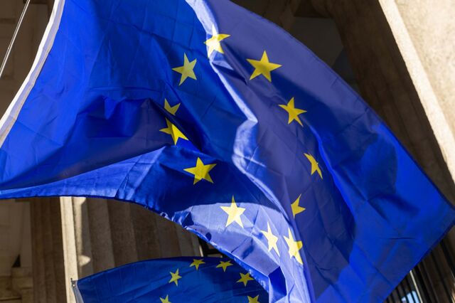 Famílias na Zona Euro investiram menos e pouparam mais no 4.º trimestre de 2023