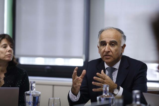 CMVM vai ponderar criação de contas de serviços mínimos para investidores 