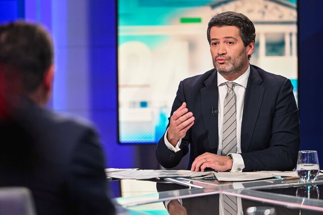 Ventura nega 'conversações secretas' com outros partidos