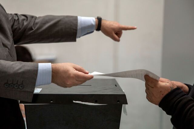 Cerca de 10,8 milhões de eleitores escolhem hoje os 230 deputados