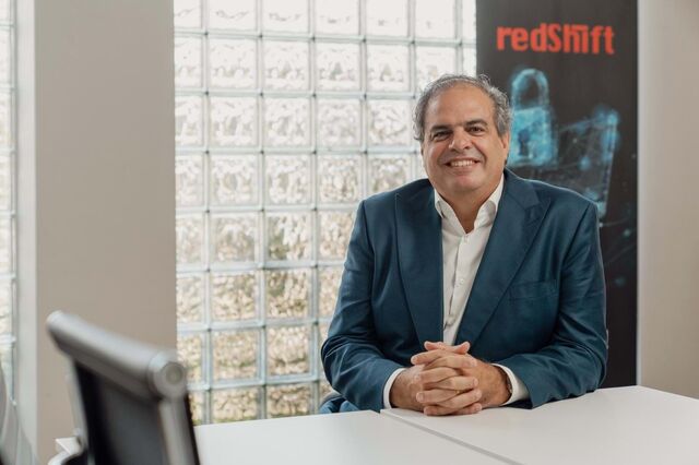 Atena compra Redshift com mais de 100 trabalhadores a Manso 