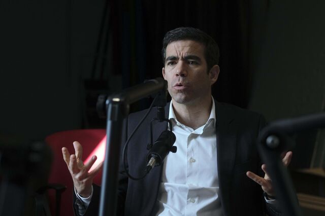 AD admite reavaliar regime dos vistos gold