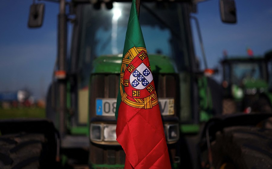 Os protestos dos portugueses começaram a 1 de fevereiro com a mobilização, de norte a sul do país, a ser dinamizada pelo grupo 'Movimento Civil Agricultores de Portugal. Na imagem, os tratores percorriam a A6, em Elvas.