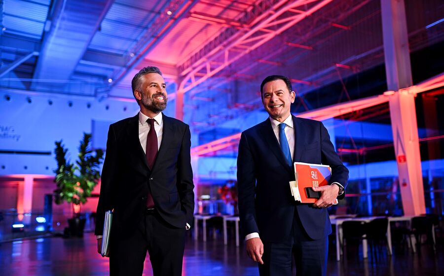Pedro Nuno Santos e Luís Montenegro 
