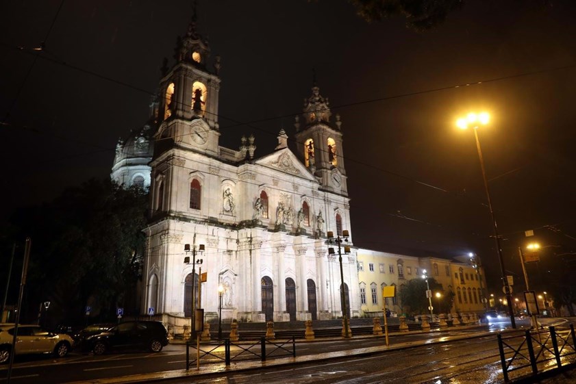 O féretro de André Jordan esteve este domingo, até às 22:00 horas, nas Capelas Exequiais da Basílica da Estrela, em Lisboa. 