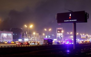 Número de mortos no ataque terrorista em Moscovo sobe para 93