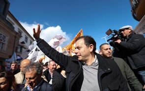 Montenegro diz que 'está em marcha vitória inequívoca' da AD mas não vai pedir 'nenhuma maioria'