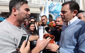 Montenegro confrontado por ambientalista nega que programa da AD proponha aumento da área do eucalipto