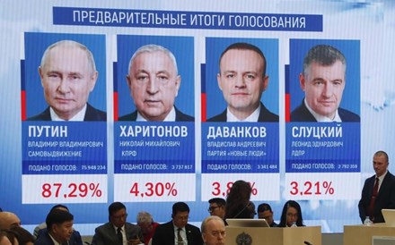 Putin vence quinto mandato. Será Presidente da Rússia por mais seis anos