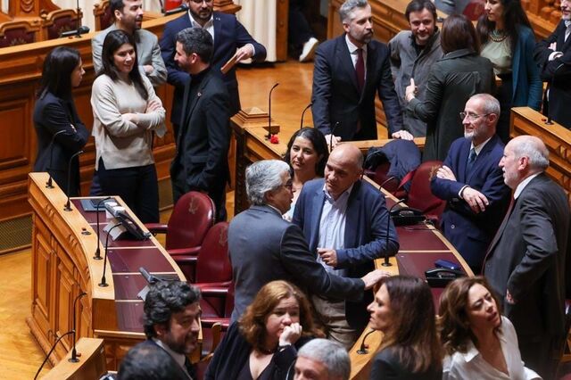 Salários, polícias, professores e Palestina. As primeiras propostas da legislatura