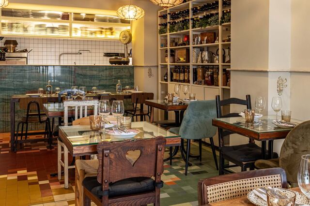 Depois da cozinha e do jardim, o Sr. Lisboa prepara a despensa 