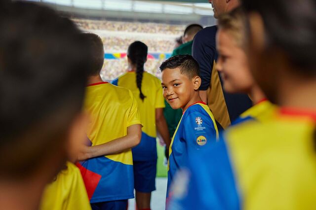 Lidl dá oportunidade a 33 crianças de entrarem em campo com a seleção nacional