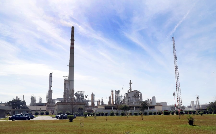 A decisão de investir 650 milhões para descarbonizar a refinaria de Sines foi tomada pela Galp em 2023, com a promessa de não ter de pagar CESE.