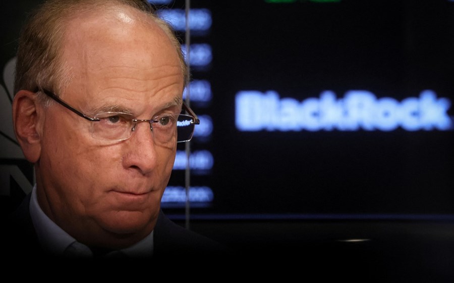 Com 10 biliões de dólares em ativos sob gestão, a BlackRock, liderada por Larry Fink, é a maior do mundo.