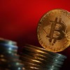 Mineradores de bitcoin perdem 9 mil milhões com corte na oferta