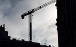 Produção na construção recua na UE em fevereiro mas Portugal regista 2.ª maior subida