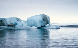 Degelo do Ártico redireciona instalação de cabos de Internet para impedir ataques às comunicações