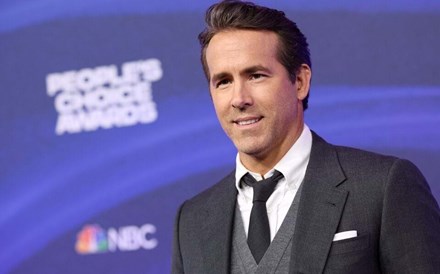 Advent International em vias de adquirir 'fintech' de pagamentos de Ryan Reynolds