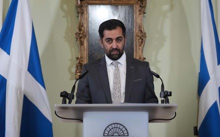 Primeiro-ministro escocês Humza Yousaf cede à pressão e anuncia demissão