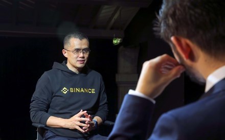 Ex-CEO da Binance condenado a quatro meses de prisão por não impedir branqueamento de capitais 