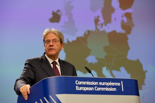 Bruxelas ligeiramente mais otimista que Sarmento no saldo e no PIB