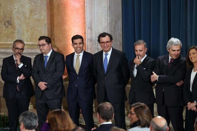 Nova imagem e combate à corrupção. As primeiras decisões do novo Governo