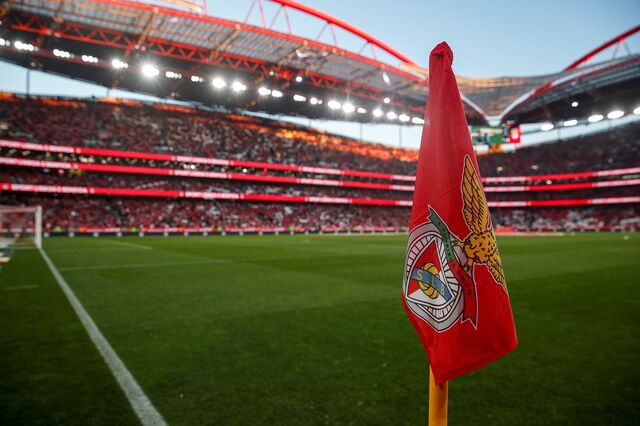 Grupo americano quer comprar posição de rei dos frangos no Benfica