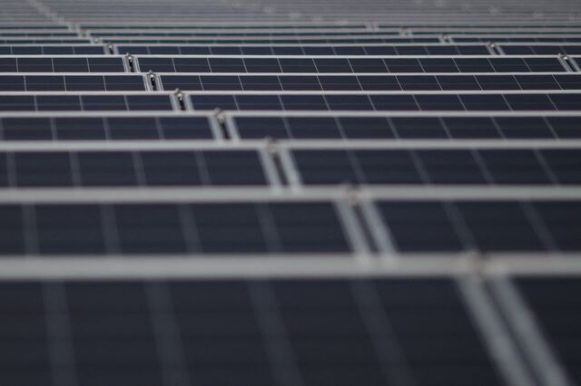 Atrasos nos apoios travam procura por painéis solares