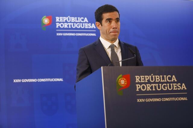 Governo aprova diploma que permite à Anacom cobrar taxas às operadoras