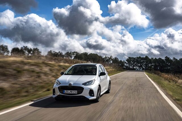 Mazda2 Hybrid: Experiência híbrida