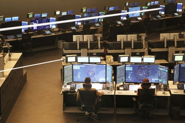 NAV enfrenta falta de controladores aéreos com reforço de formação