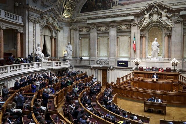 Deputados pedem que UTAO avalie em 15 dias impacto orçamental das propostas sobre IRS