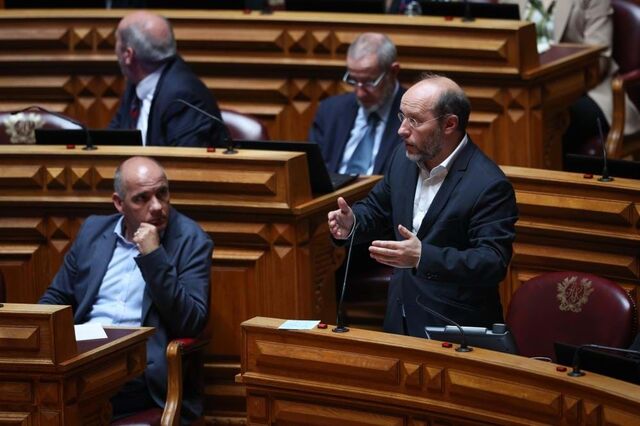 Tavares critica falta de diálogo, Montenegro 'regista disponibilidade' do Livre