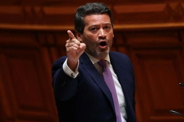 Ventura desafia PSD a baixar à especialidade propostas sobre IRS do Governo e Chega