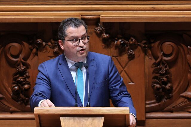  Estado passou de excedente a défice. Finanças culpam anterior Governo