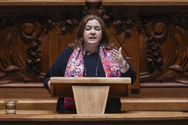 PS acusa Governo de 'minar confiança' com polémica sobre IRS. PSD nega ter mentido