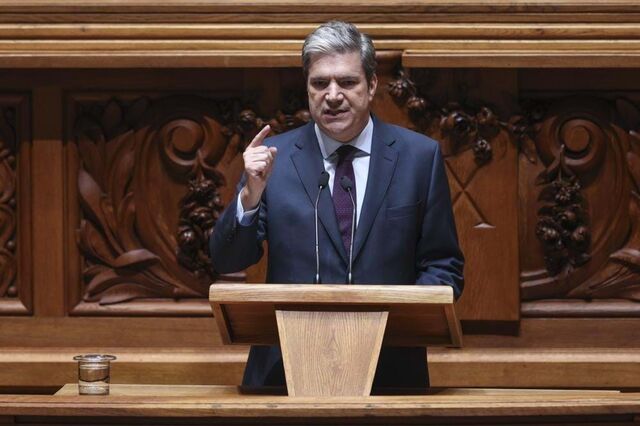 Redução adicional do IRS vai abranger 513 mil famílias, indica CDS