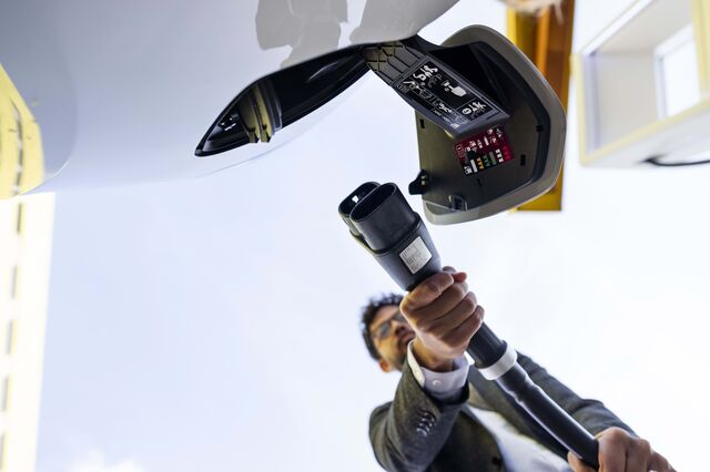Ayvens acelera na rota da mobilidade elétrica