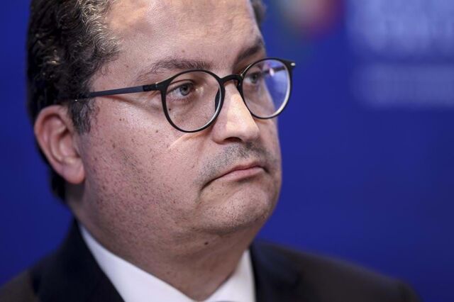 Governo conta ter carga fiscal a cair três décimas para 37,5% do PIB no próximo ano