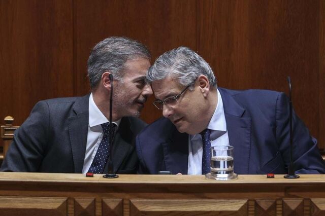 Alívio de IRS do Governo baixou à comissão sem ter sido votado