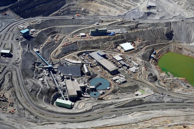 Britânica Anglo American recusa proposta 'oportunista' da BHP 