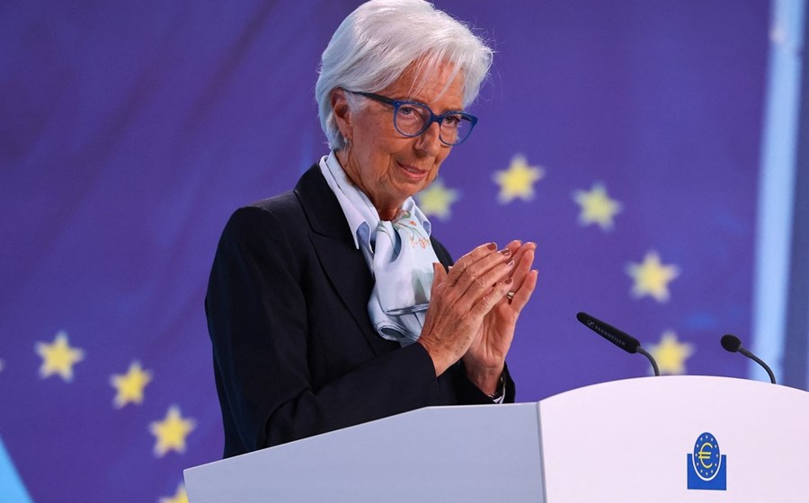 Christine Lagarde viu alguns membros do conselho defenderem uma descida imediata, mas manteve o calendário de esperar até junho.