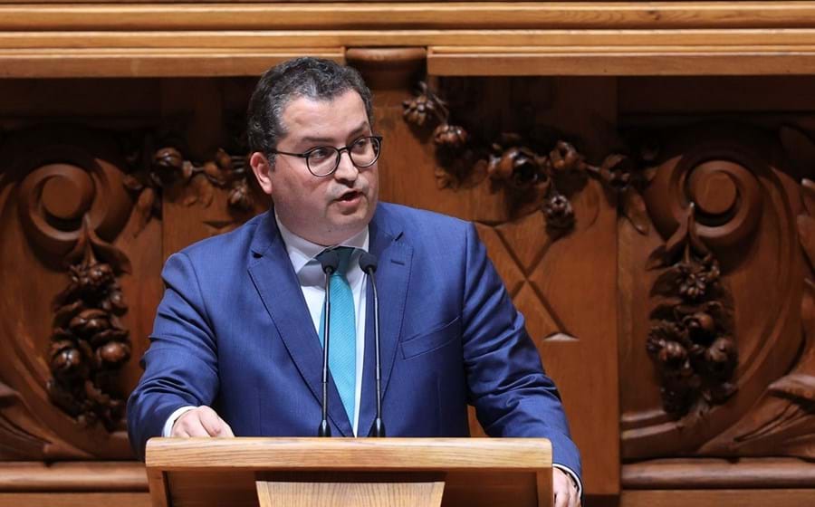 O ministro das Finanças, Joaquim Miranda Sarmento, apresenta um Programa de Estabilidade que não considera medidas do novo Governo, mas é um ponto de partida.