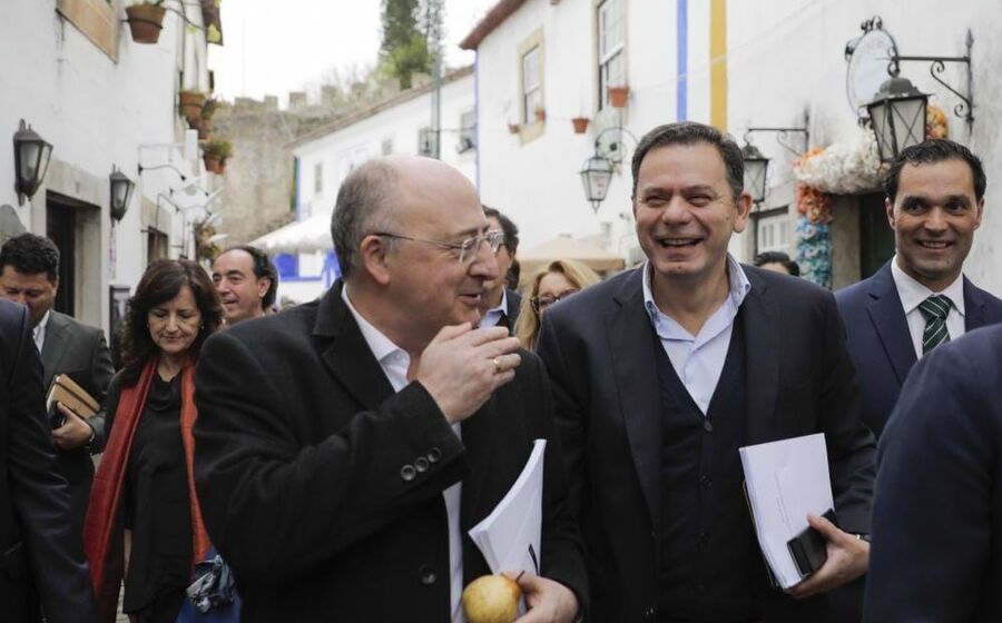Luís Montenegro presidiu à reunião informal do Conselho de ministros em Óbidos
