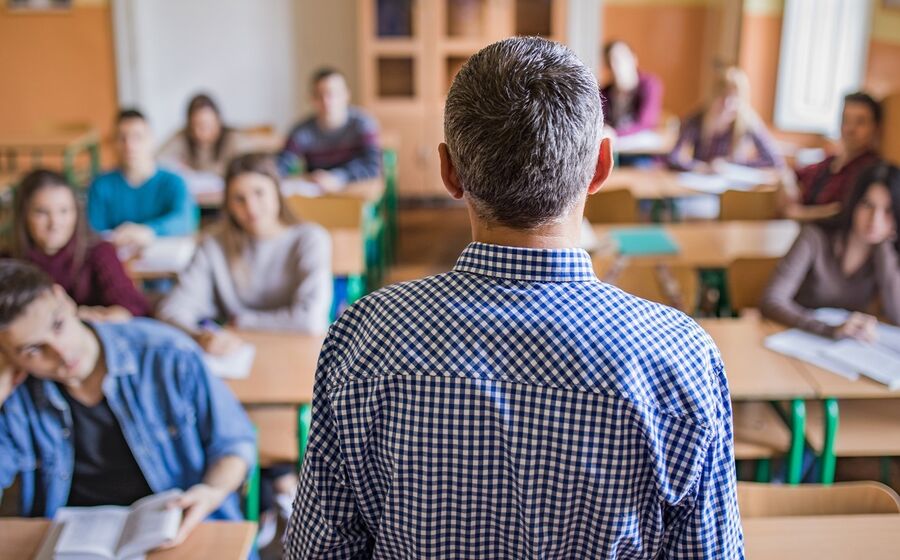 professores, alunos, sala de aula