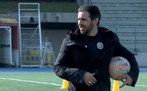 Clube de futebol em Paris tem treinador e jogadores portugueses e no fim dos jogos comem-se bifanas